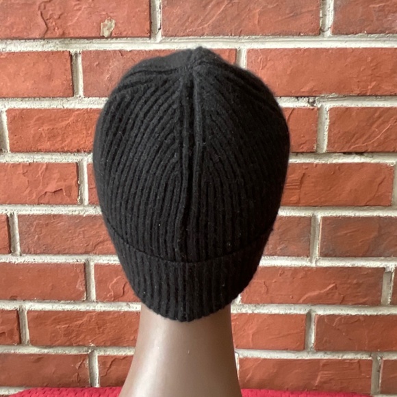 BABA BLACK KNIT  BEANIE O/S UNISEX - Picture 6 of 9